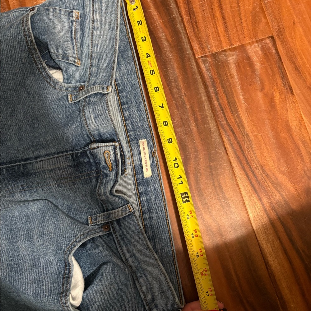 Levi’s High Waisted Crop‎ Flare Jeans Medium Wash (0374) - Picture 5 of 8